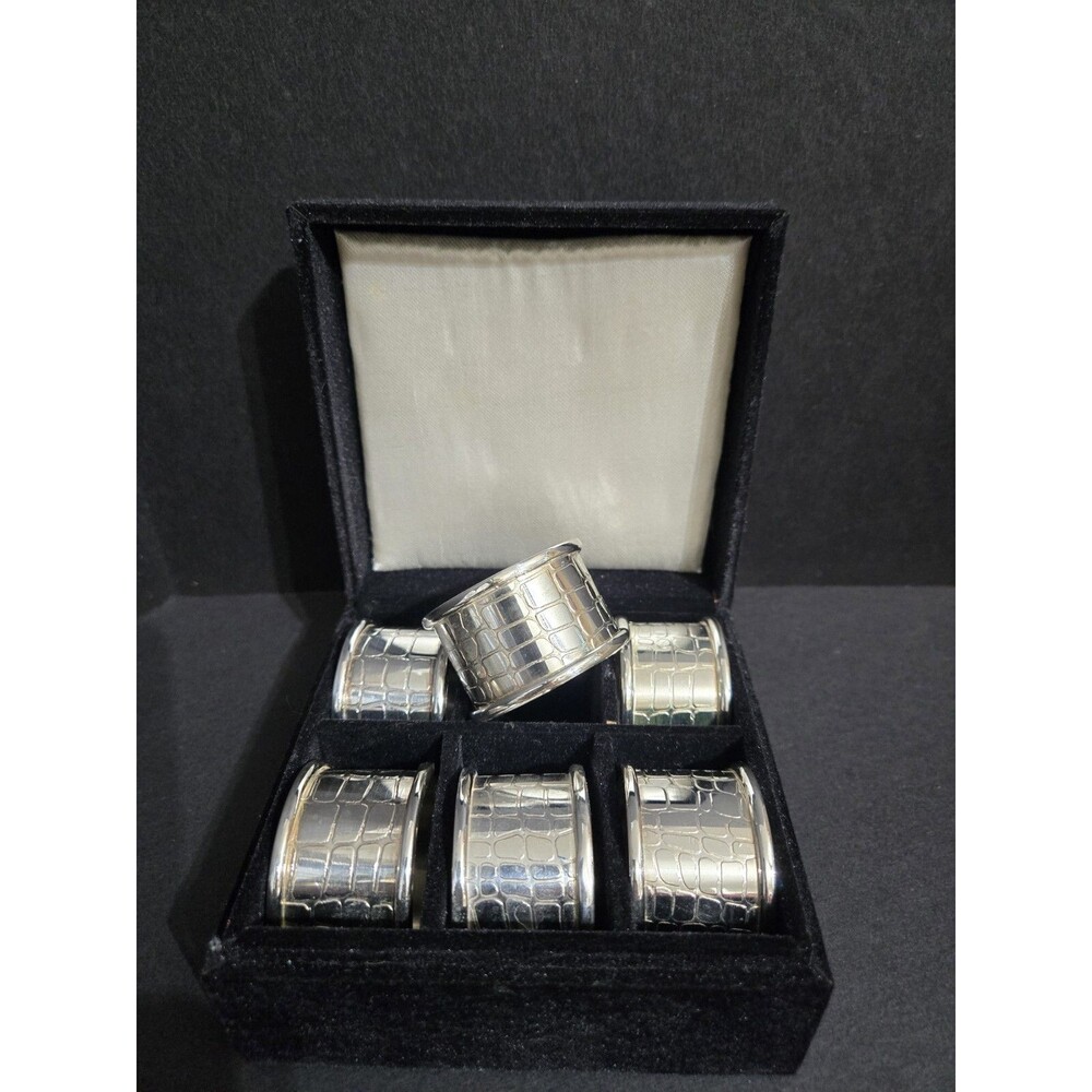 Silverplate Vintage Set of 6 Napkin Rings in Box Giraffe Animal Modern Pattern